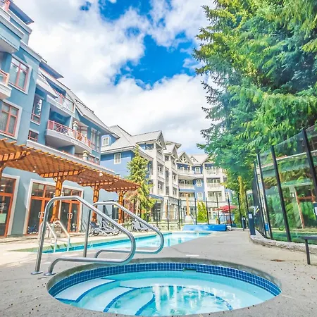 Alpenglow Lodge By Elevate Vacations Whistler Exterior photo