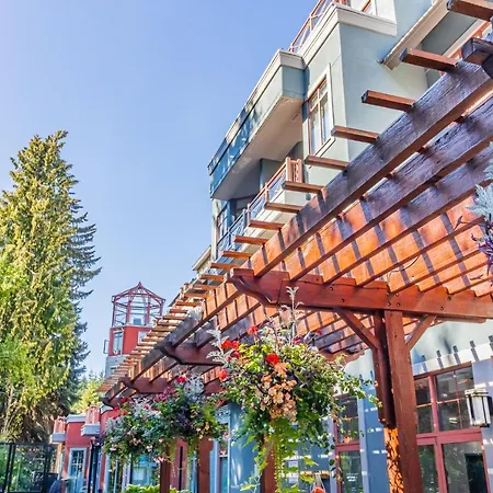 Alpenglow Lodge By Elevate Vacations Whistler Exterior photo