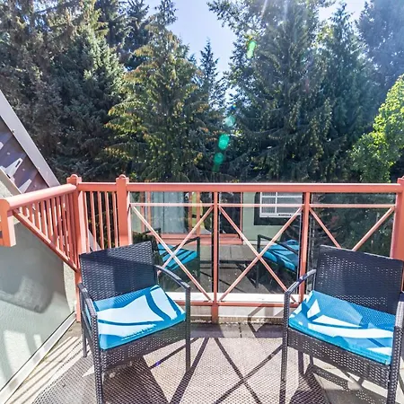 Alpenglow Lodge By Elevate Vacations Whistler Exterior photo