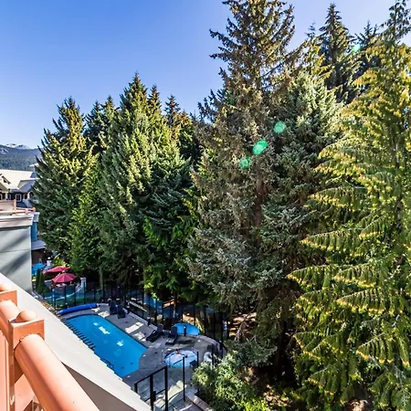 Alpenglow Lodge By Elevate Vacations Whistler Exterior photo