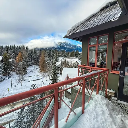 Alpenglow Lodge By Elevate Vacations Whistler Exterior photo